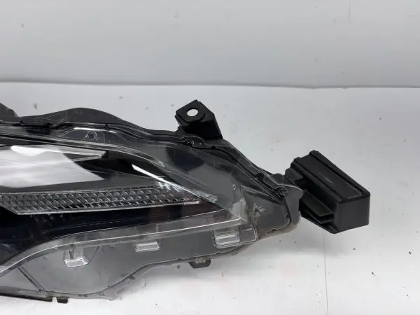 2017 2018 2019 toyota corolla led front right oem headlight - Image 3