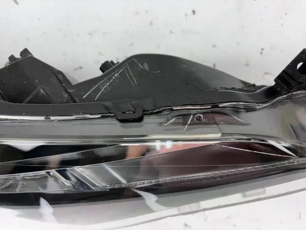 2017 2018 2019 toyota corolla led front right oem headlight - Image 4