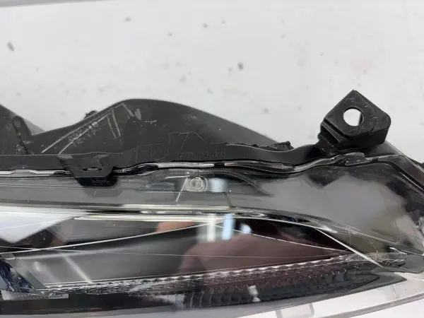 2017 2018 2019 toyota corolla led front right oem headlight - Image 5