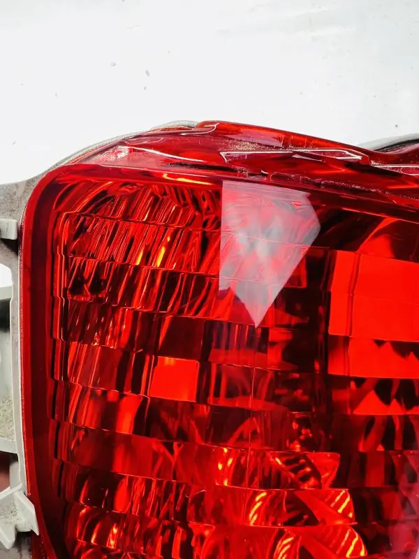 2016 2017 2018 TOYOTA LAND CRUISER REAR BUMPER LEFT OEM LOWER  REFLECTOR GENUINE - Image 5