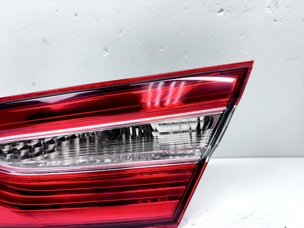 2018 2019 2020 2021 2022 2023 toyota camry halogen right inner oem tail light - Image 2