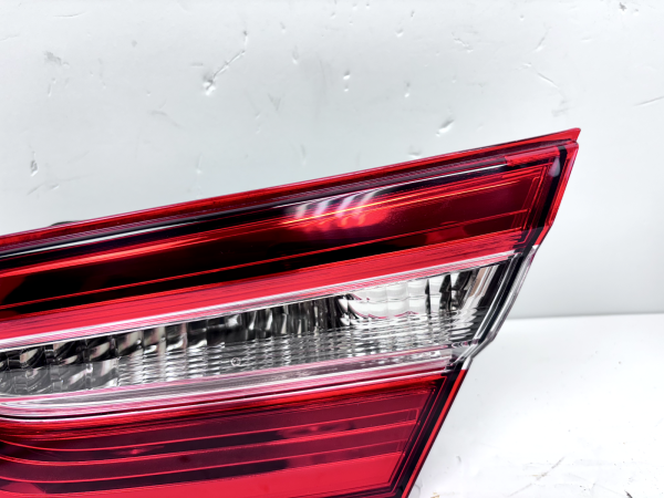 2018 2019 2020 2021 2022 2023 toyota camry halogen right inner oem tail light - Image 3