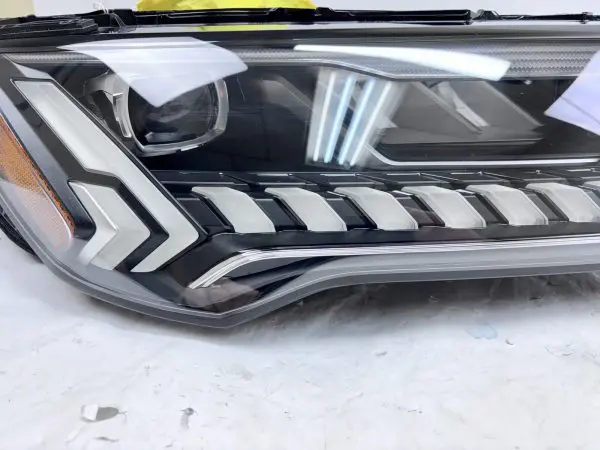 4M0941040B 2020 2021 2022 2023 AUDI Q7 SQ7 MATRIX LED FRONT RIGHT OEM HEADLIGHT - Image 17