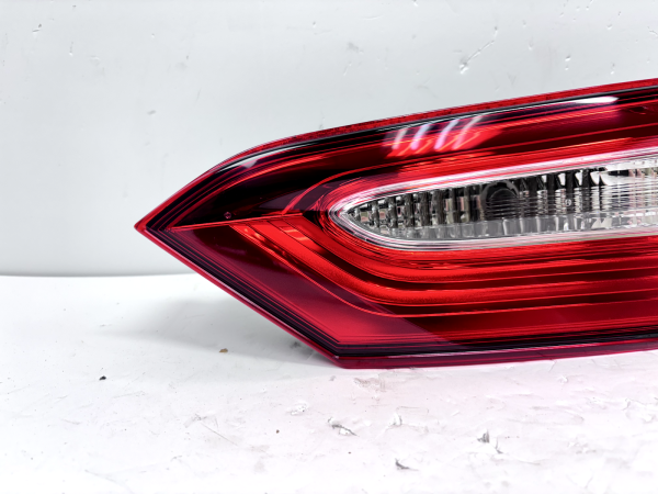 2018 2019 2020 2021 2022 2023 toyota camry halogen right inner oem tail light - Image 6