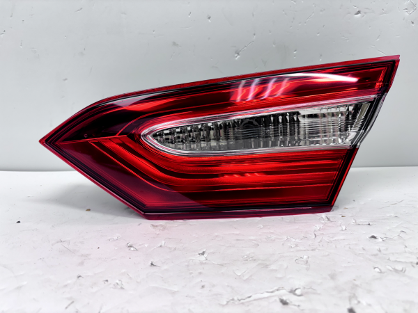 2018 2019 2020 2021 2022 2023 toyota camry halogen right inner oem tail light - Image 7