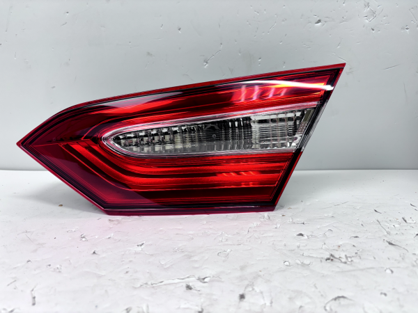 2018 2019 2020 2021 2022 2023 toyota camry halogen right inner oem tail light - Image 8