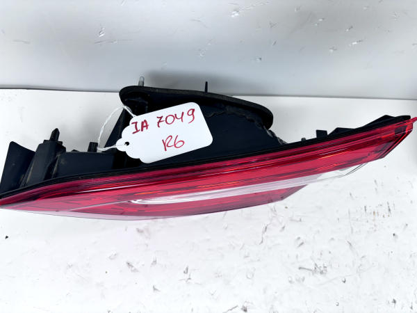 2018 2019 2020 2021 2022 2023 toyota camry halogen right inner oem tail light - Image 9