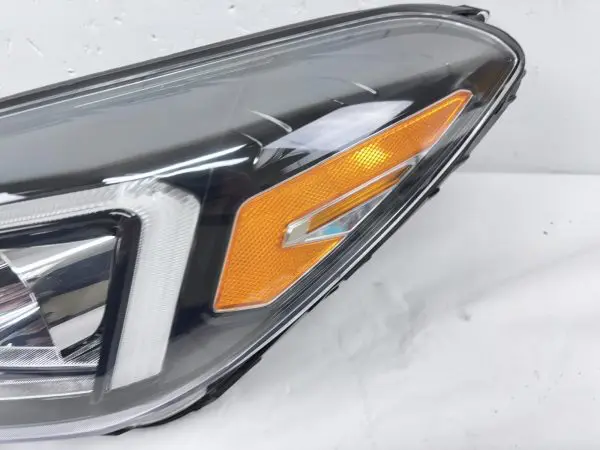 92101-D3  2019 2020 2021 HYUNDAI TUCSON HALOGEN LED FRONT LEFT OEM HEADLIGHT - Image 9