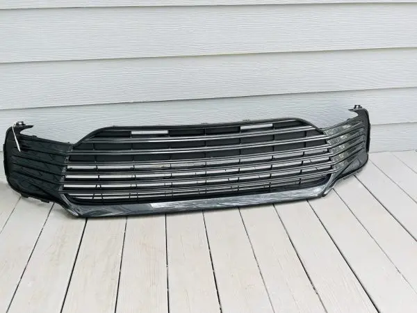 2018 2019 2020 2021 2022 2023 TOYOTA CAMRY HYBRID XLE FRONT OEM GRILLE GENUINE
