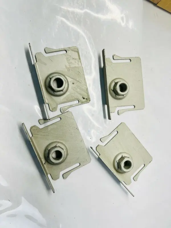 W718478-S439 2017 2018 2019 2020 FORD SUPER DUTY F250 F350 BED MOUNTING RETAINER