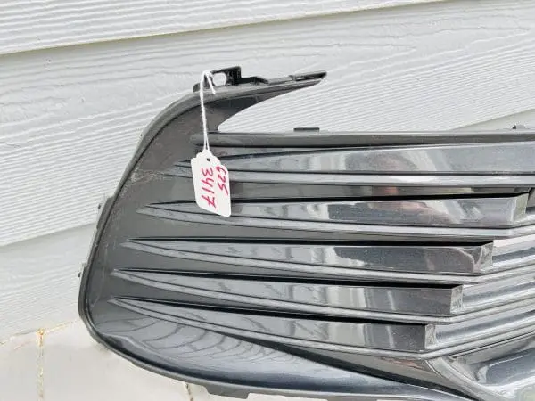 2018 2019 2020 2021 2022 2023 TOYOTA CAMRY HYBRID XLE FRONT OEM GRILLE GENUINE - Image 3