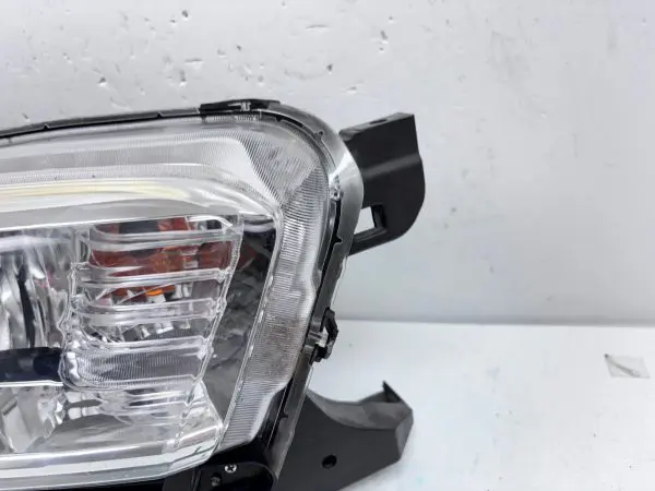 2016 2017 2018 2019 2020 2021 2022 TOYOTA TACOMA HALOGEN  RIGHT OEM HEADLIGHT - Image 3