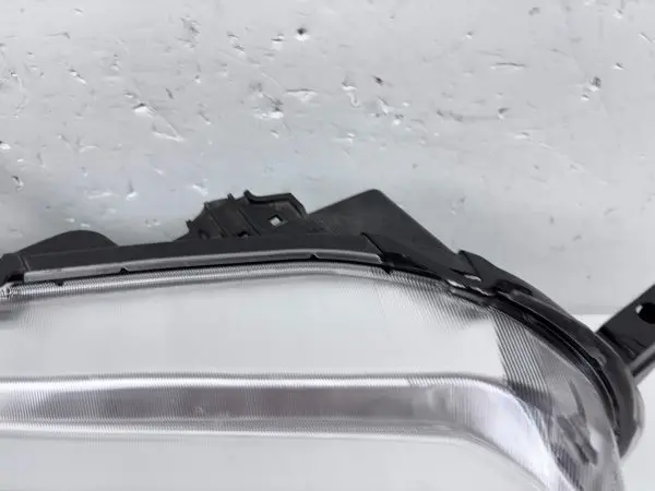 2016 2017 2018 2019 2020 2021 2022 TOYOTA TACOMA HALOGEN  RIGHT OEM HEADLIGHT - Image 6