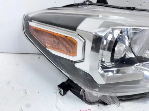 2016 2017 2018 2019 2020 2021 2022 TOYOTA TACOMA HALOGEN  RIGHT OEM HEADLIGHT - Image 16