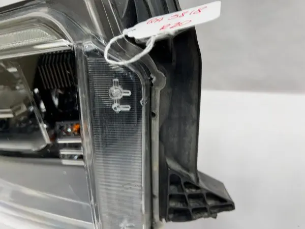 2018 2019 2020 2021 toyota tundra full led  front right oem headlight - Image 4