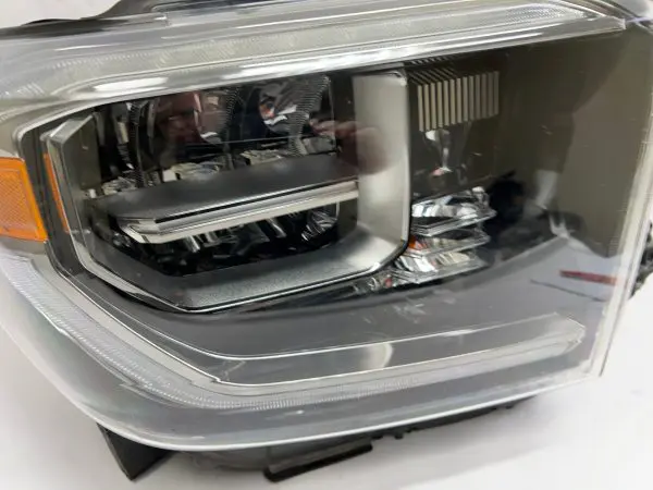 2018 2019 2020 2021 toyota tundra full led  front right oem headlight - Image 9