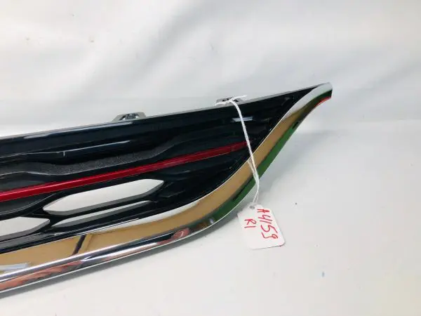 NICE 23411912, 2016 2017 2018 CHEVY MALIBU FRONT UPPER OEM GRILLE - Image 2