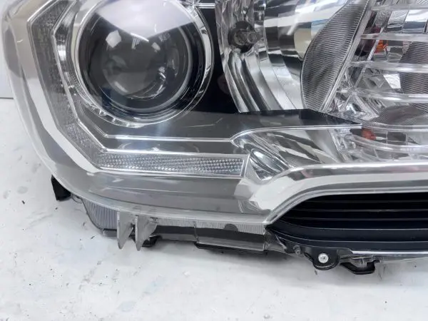 2016 2017 2018 2019 2020 2021 2022 TOYOTA TACOMA HALOGEN LED RIGHT OEM HEADLIGHT - Image 3