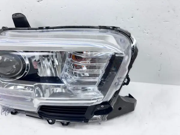 2016 2017 2018 2019 2020 2021 2022 TOYOTA TACOMA HALOGEN LED RIGHT OEM HEADLIGHT - Image 4