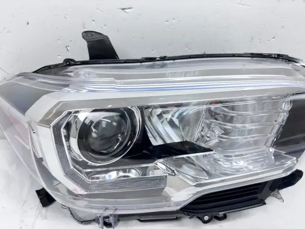 2016 2017 2018 2019 2020 2021 2022 TOYOTA TACOMA HALOGEN LED RIGHT OEM HEADLIGHT - Image 5