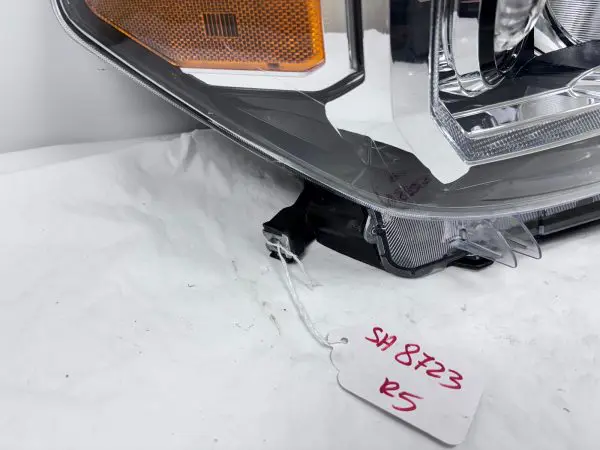 2016 2017 2018 2019 2020 2021 2022 TOYOTA TACOMA HALOGEN LED RIGHT OEM HEADLIGHT - Image 9