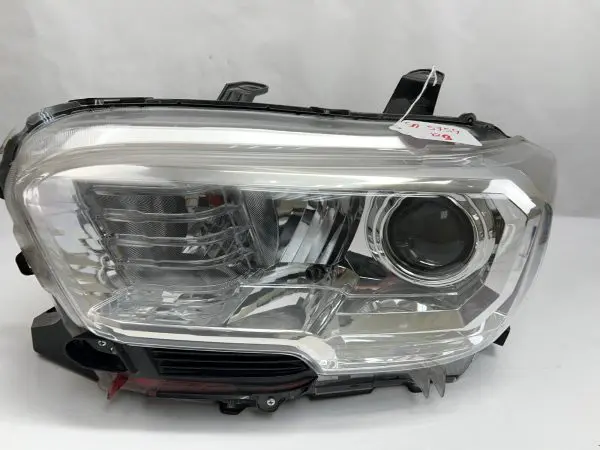 2016 2017 2018 2019 2020 2021 2022 TOYOTA TACOMA HALOGEN LEFT OEM HEADLIGHT - Image 3