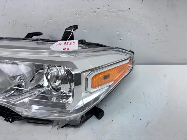 2016 2017 2018 2019 2020 2021 2022 TOYOTA TACOMA HALOGEN LEFT OEM HEADLIGHT - Image 4