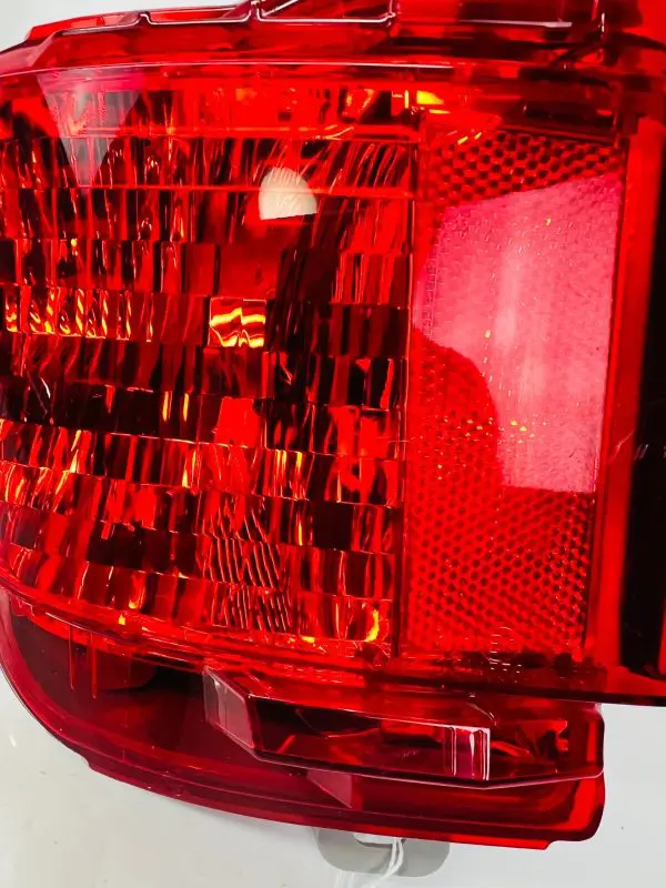 2016 2017 2018 TOYOTA LAND CRUISER REAR LEFT OEM REFLECTOR - Image 5