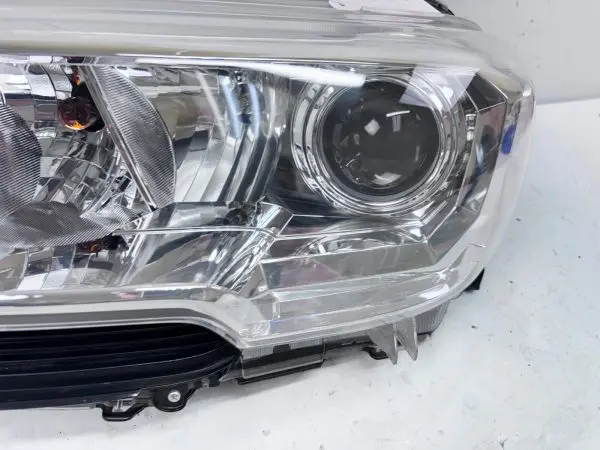 2016 2017 2018 2019 2020 2021 2022 TOYOTA TACOMA HALOGEN LEFT OEM HEADLIGHT - Image 13
