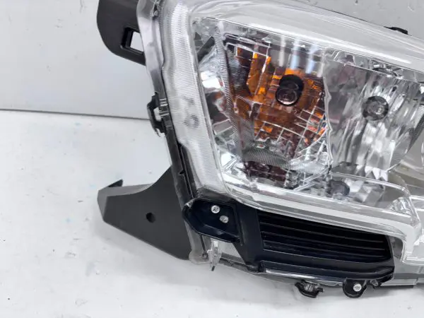 2016 2017 2018 2019 2020 2021 2022 TOYOTA TACOMA HALOGEN LEFT OEM HEADLIGHT - Image 15