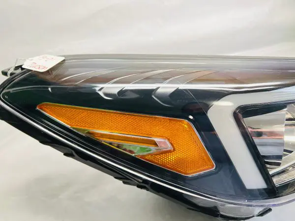 92102-D3 2019 2020 2021 HYUNDAI TUCSON HALOGEN LED FRONT RIGHT OEM HEADLIGHT - Image 8
