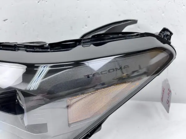 NICE 2024 2025 TOYOTA TACOMA LED FRONT LEFT OEM HEADLIGHT - Image 9