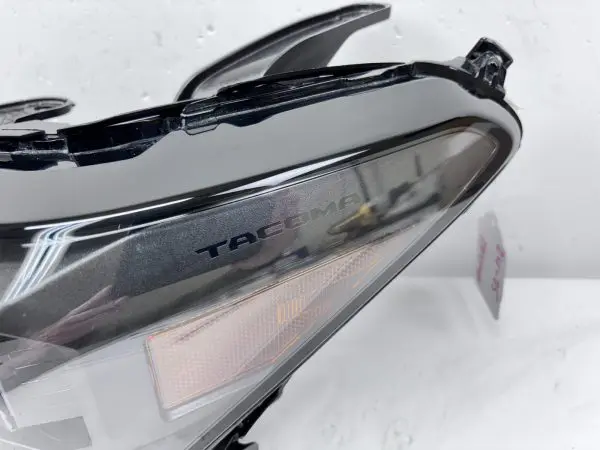 NICE 2024 2025 TOYOTA TACOMA LED FRONT LEFT OEM HEADLIGHT - Image 10