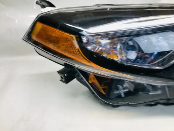 2017 2018 2019 TOYOTA COROLLA LED TESTED FRONT RIGHT OEM HEADLIGHT - Image 2
