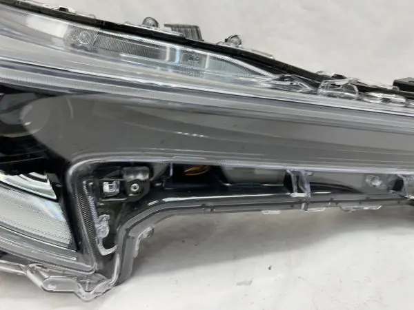 2023 2024 toyota corolla led front right oem headlight 81110-12n20 damaged - Image 5
