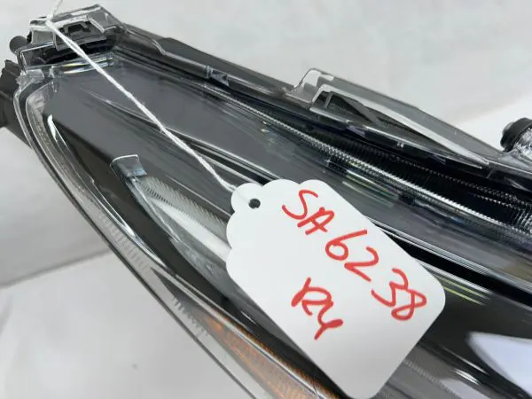 2023 2024 toyota corolla led front right oem headlight 81110-12n20 damaged - Image 15