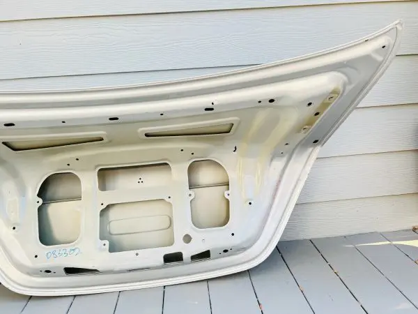A2137503400 2017-2020 MERCEDES BENZ E CLASS REAR OEM TRUNK LID E350 E400 E550 - Image 11