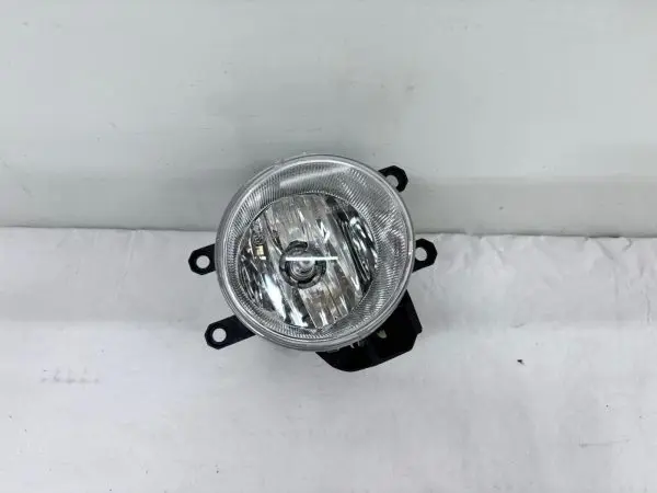 OEM 2014-2023 TOYOTA TACOMA RAV4 TUNDRA HALOGEN FRONT RIGHT FOG LIGHT 8121002160