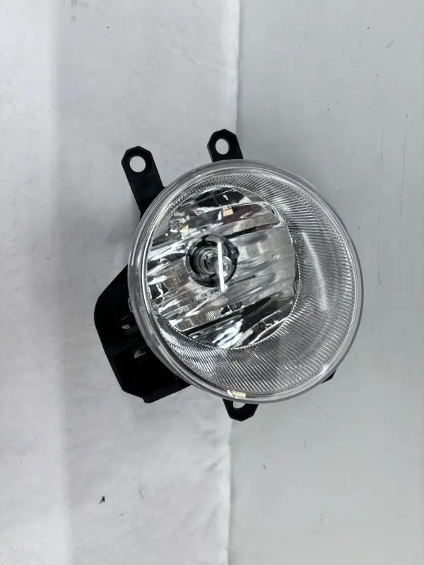 OEM 2014-2023 TOYOTA TACOMA RAV4 TUNDRA HALOGEN FRONT RIGHT FOG LIGHT 8121002160 - Image 2