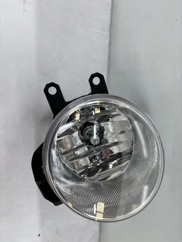 OEM 2014-2023 TOYOTA TACOMA RAV4 TUNDRA HALOGEN FRONT RIGHT FOG LIGHT 8121002160 - Image 3