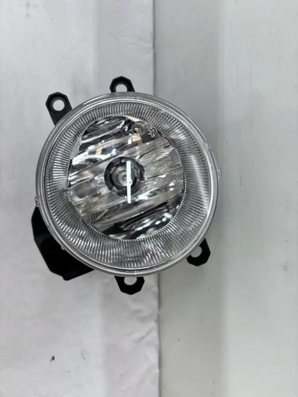 OEM 2014-2023 TOYOTA TACOMA RAV4 TUNDRA HALOGEN FRONT RIGHT FOG LIGHT 8121002160 - Image 4