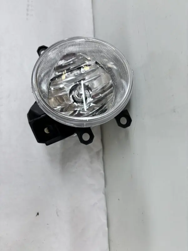 OEM 2014-2023 TOYOTA TACOMA RAV4 TUNDRA HALOGEN FRONT RIGHT FOG LIGHT 8121002160 - Image 5
