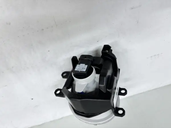 OEM 2014-2023 TOYOTA TACOMA RAV4 TUNDRA HALOGEN FRONT RIGHT FOG LIGHT 8121002160 - Image 8