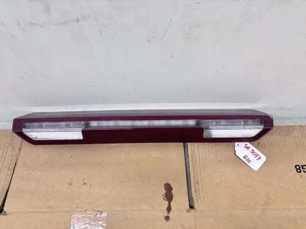 OEM 84419006  2019-2024 CHEVY SILVERADO 1500 LED THIRD BRAKE LIGHT TAIL LIGHT