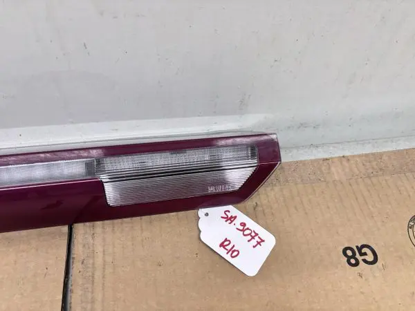 OEM 84419006  2019-2024 CHEVY SILVERADO 1500 LED THIRD BRAKE LIGHT TAIL LIGHT - Image 2