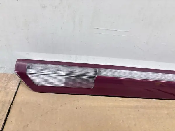 OEM 84419006  2019-2024 CHEVY SILVERADO 1500 LED THIRD BRAKE LIGHT TAIL LIGHT - Image 7