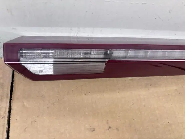 OEM 84419006  2019-2024 CHEVY SILVERADO 1500 LED THIRD BRAKE LIGHT TAIL LIGHT - Image 8