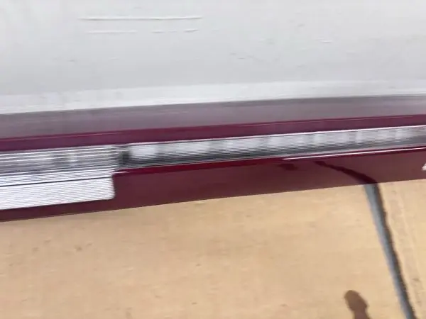 OEM 84419006  2019-2024 CHEVY SILVERADO 1500 LED THIRD BRAKE LIGHT TAIL LIGHT - Image 9