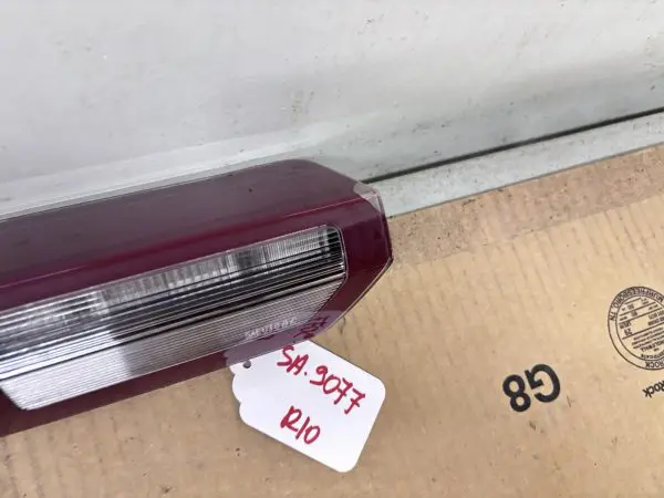 OEM 84419006  2019-2024 CHEVY SILVERADO 1500 LED THIRD BRAKE LIGHT TAIL LIGHT - Image 15