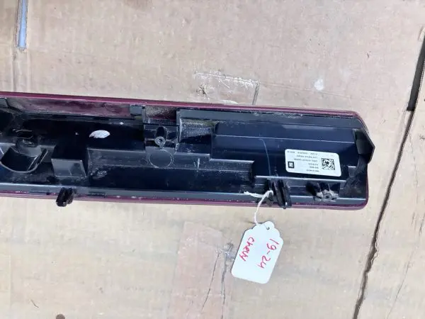 OEM 84419006  2019-2024 CHEVY SILVERADO 1500 LED THIRD BRAKE LIGHT TAIL LIGHT - Image 20